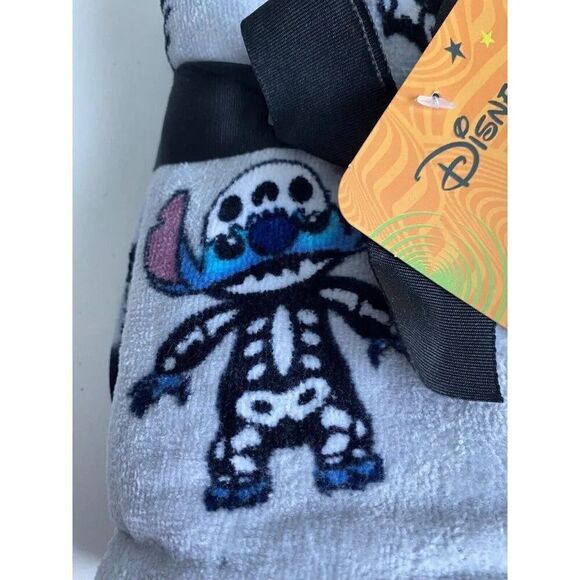Set Of 2 Disney STITCH Skeleton Costume Halloween Hand Towels Bath 16 X 28” NEW - Picture 2 of 10
